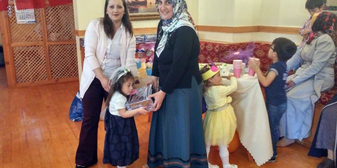 Down Sendromlu Çocuklardan Anneler Günü Sürprizi