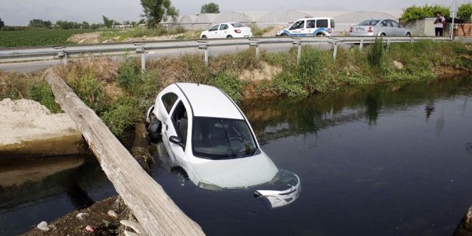 Sulama Kanalına Düşen Aracın Sürücüsü Kayıplara Karıştı