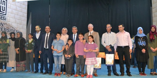 Siyer Yarışmalarında Dereceye Girenler Ödüllendirildi