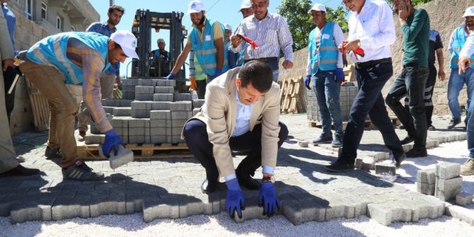 Ekinci, Kilitli Beton Parke Taşı Döşeme Çalışmalarını İnceledi