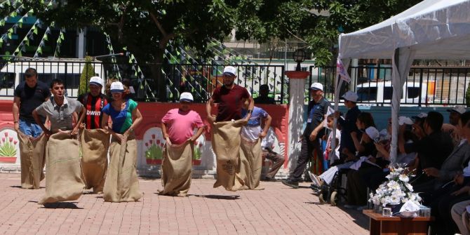 Engelliler Hem Eğlendi Hemde Yarıştılar