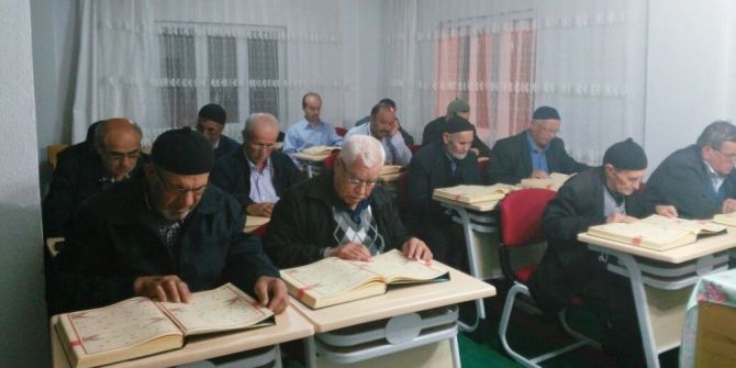 Kur’an-ı Kerim’i Öğrenmenin Yaşı Yok