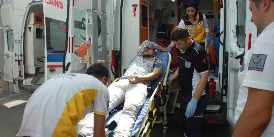 İki Otomobil Çarpıştı: 1 Yaralı