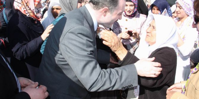 Başkan Doç. Dr. Özgökçe’in Anneler Günü Mesajı