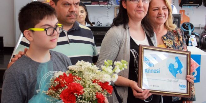 Edirne’de Yılın Annesi Seçildi