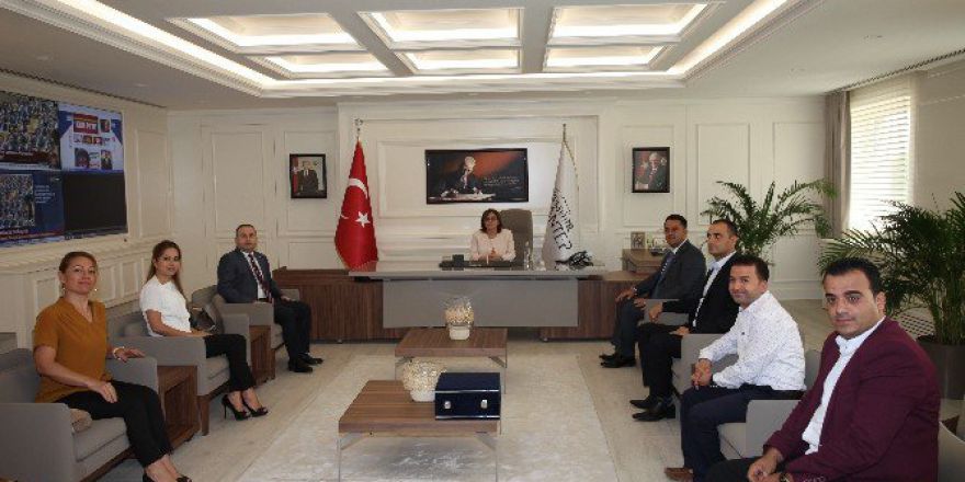 İnşaat Mühendisleri Büyükşehir Belediye Başkanı Fatma Şahin İle Bir Araya Geldi