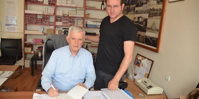 Emekli Öğretmenden Şiir Kitabı