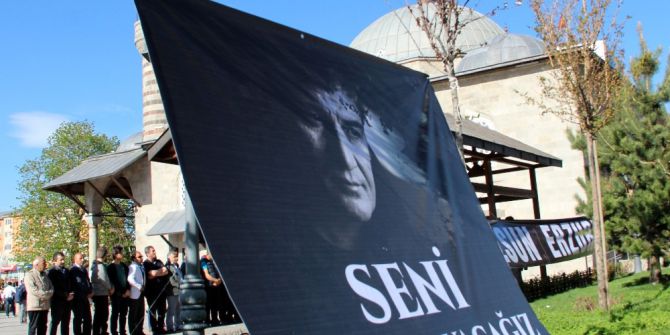 Erzurumlu Hemşehrileri İbrahim Erkal İçin Gıyabi Cenaze Namazı Kıldı