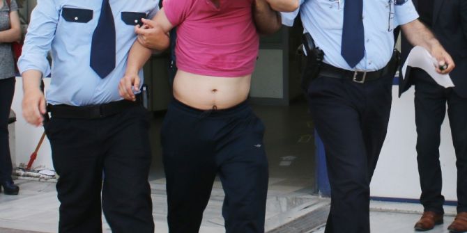 Çocuğunu Döven Baba: "Çocuk Benim Değil Mi?"