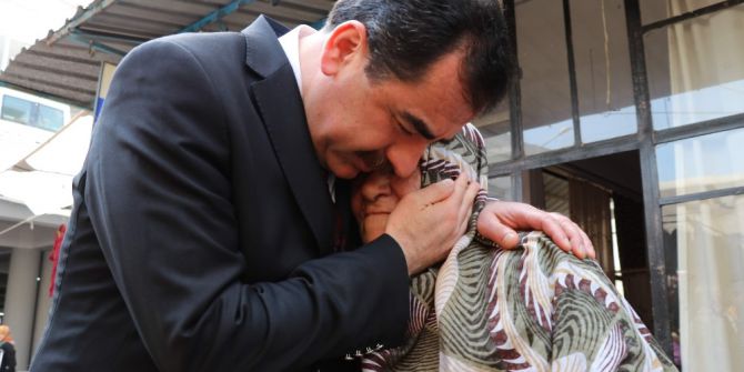 Ak Parti’li Erdem Anneler Gününü Kutladı