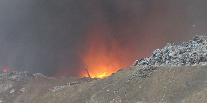 Manisa’da Çöplükte Yangın
