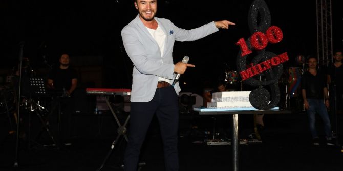 Ceceli Rekorunu Seyircisiyle Kutladı