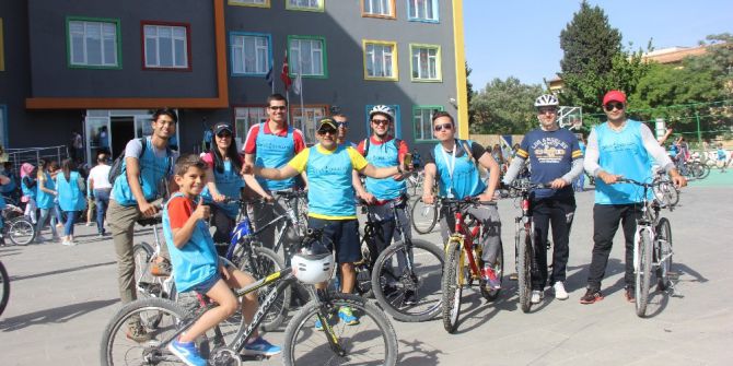 "Sağlığın İçin Pedal Çevir" Sloganıyla Düzenlenen Bisiklet Turuna Yoğun İlgi
