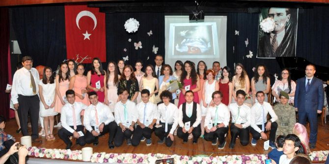 Anadolu Lisesi Öğrencilerinden Annelere Özel Program
