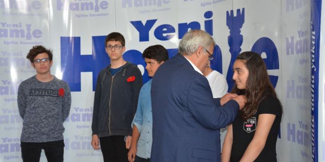 Yeni Hamle’den 8 Başarılı Öğrenciye Burslu Eğitim