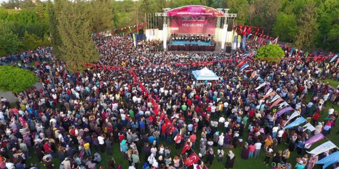 Sibel Can’dan Anneler Günü Konseri