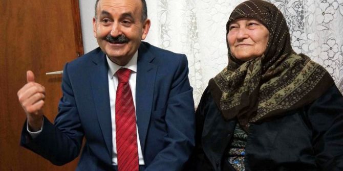 Bakan Müezzinoğlu’ndan Anneler Günü Mesajı