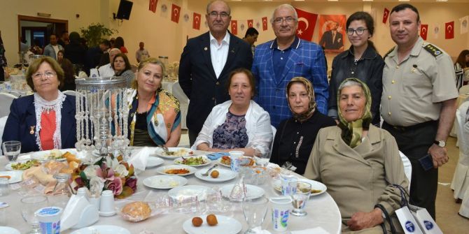 Başkan Kocamaz Şehit Anneleriyle Biraraya Geldi