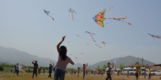 Yeşilyurt 4.uçurtma Ve Sokak Oyunları Şenliği Renkli Görüntülere Sahne Oldu