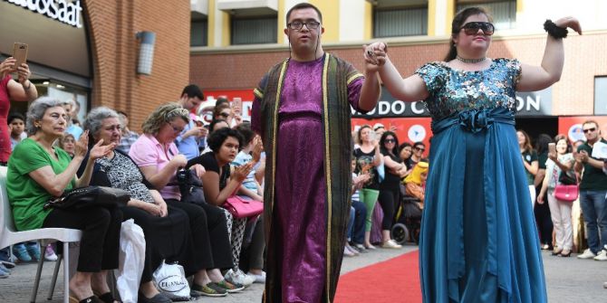 Engellilerden Görkemli Defile