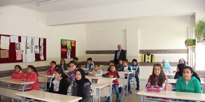 Oltulu Öğrenciler Siyar Nebi Bilgi Yarışmasında Ter Döktüler