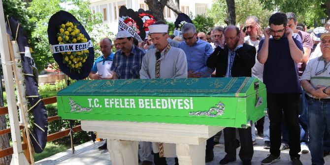 Milletvekili Öyüş Anneler Gününde Annesini Kaybetti