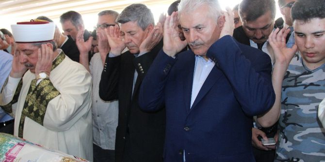 Başbakan Yıldırım Kazada Ölenlerin Cenaze Namazına Katıldı
