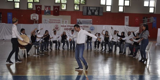 Dörtyol’da Halk Oyunları Şenliği