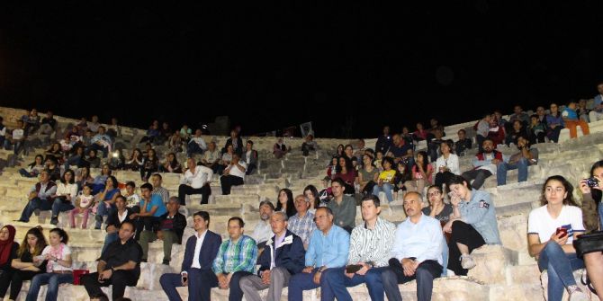 Rhodiapolis De Piyano Eşliğinde Çoksesli Koro