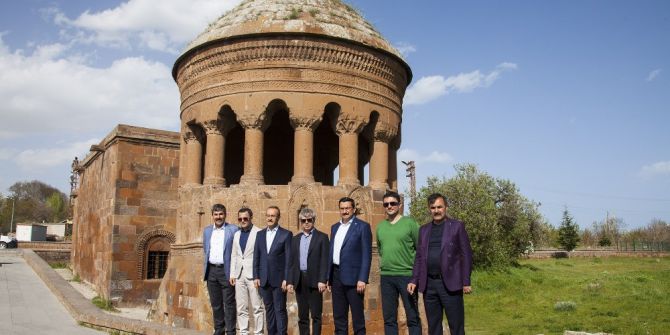 Ahlat Ziyaretçilerini Ağırlıyor