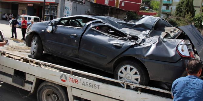 Takla Atarak Karşı Şeritten Gelen Aracın Üzerine Uçtu