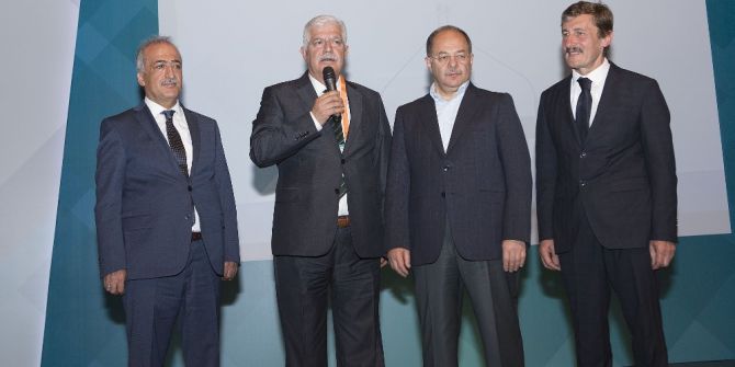 14 Mayıs Eczacılık Günü’nde Sektörün Kalbi Atatürk Üniversitesinde Attı