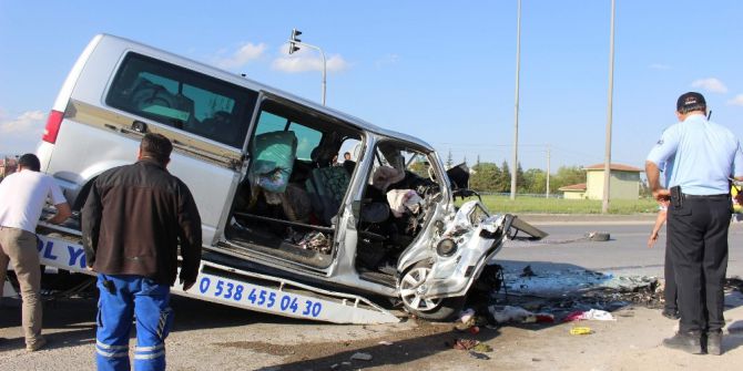 Eskişehir’de Feci Kaza: 2 Ölü, 7 Yaralı