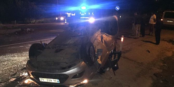 Gölbaşı İlçesinde Köpeğe Çarpan Otomobildeki 2 Kişi Ağır Yaralandı