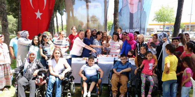 Engelli Annelerinden Başkan Çerçioğlu’na Teşekkür