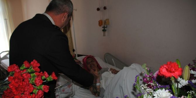 Jandarmadan Anlamlı Ziyaret