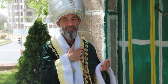 Ertuğrul Gazi Kıyafetiyle Türkiye’yi Geziyor