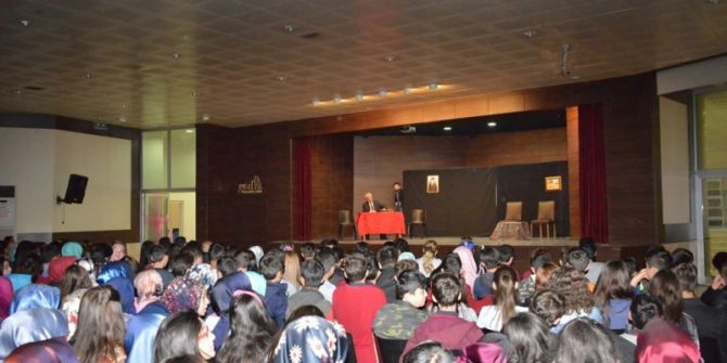 Gediz’de ‘Sıra Kimde’ Tiyatro Oyunu