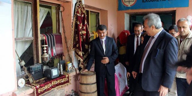 El Emekleri Beğeniye Sunuldu