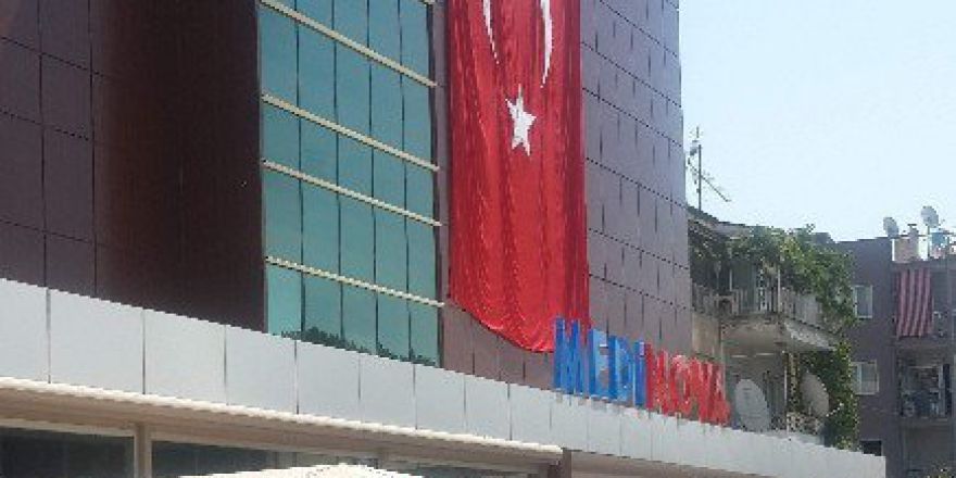 Özel Medinova Hastanesi Demokrasi Şehitleri İçin Lokma Döktürdü