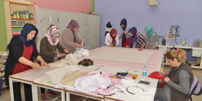Kadınlar Tekstilde Uzmanlaşacak