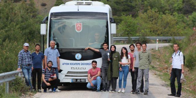 Jeoloji Öğrencileri Sarıcakaya’da