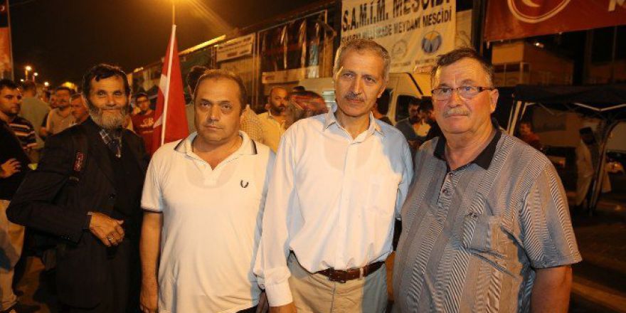 Başkan Süleyman Dişli Vatandaşlarla Birlikte Demokrasi Nöbetine Devam Ediyor