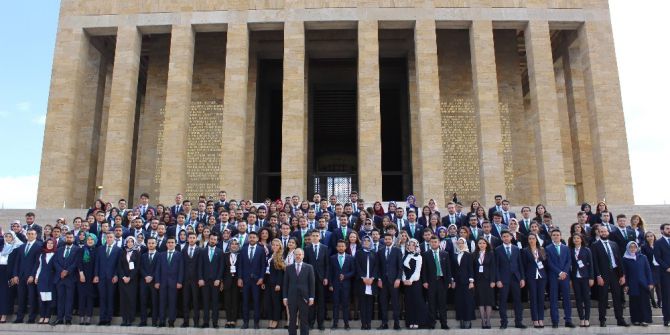 Gençlik Ve Spor Bakanı Kılıç, Anıtkabir’i Ziyaret Etti