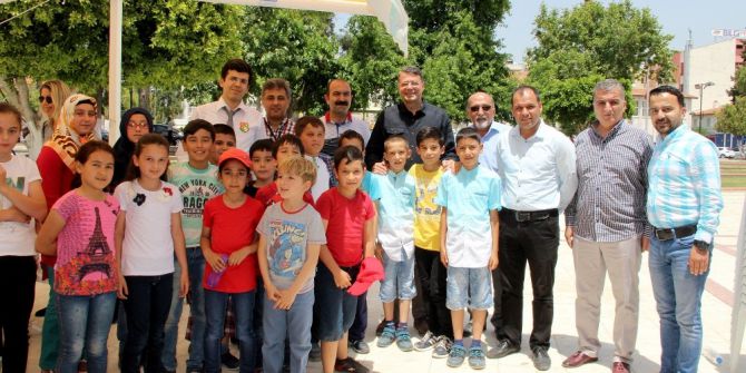 Başkan Turgut, Gençlerle Satranç Oynadı