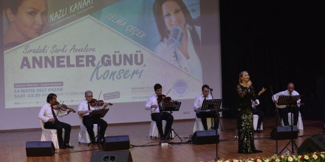 Şarkılar Anneler İçin Söylendi