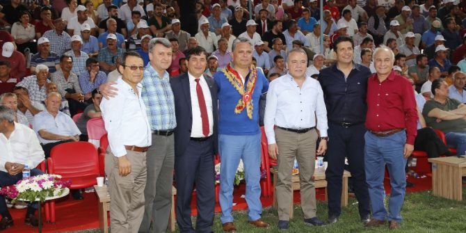 Başkan Genç’ten Güreşçilerine Destek