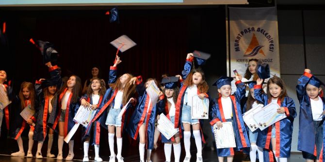 Başkan Uysal, Kreş Öğrencilerinin Mezuniyet Törenine Katıldı