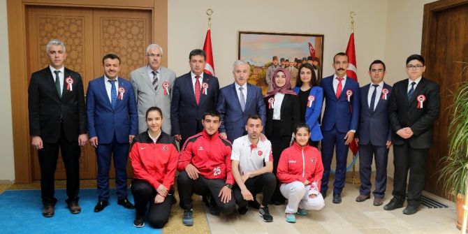 Vali Kamçı’ya Gençlik Haftası Ziyareti