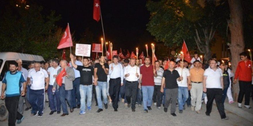 Gediz’de ‘Demokrasi Ve Milli İrade Yürüyüşü’ Düzenlendi